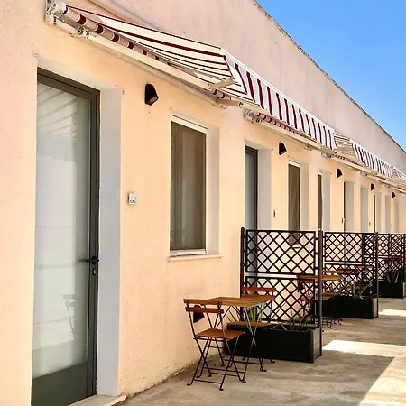 Costa Azzurra Bed & Breakfast *