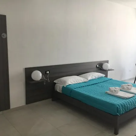 Costa Azzurra Bed & Breakfast *