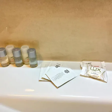 فندق مبيت وإفطار Costa Azzurra 4*