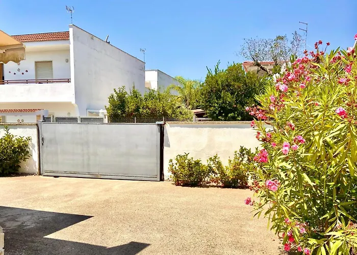 לינה וארוחת בוקר Costa Azzurra 4*