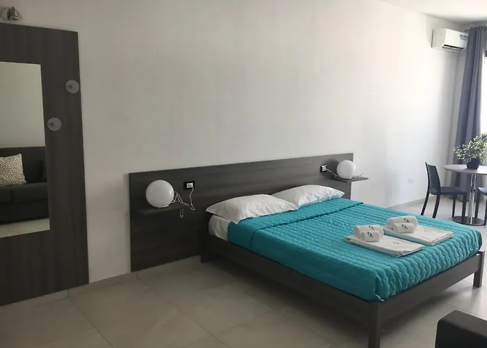 Costa Azzurra לינה וארוחת בוקר 4*