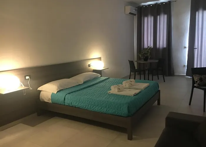 לינה וארוחת בוקר Costa Azzurra 4*