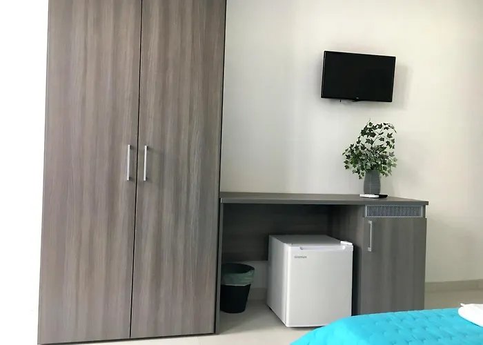 לינה וארוחת בוקר Costa Azzurra 4*